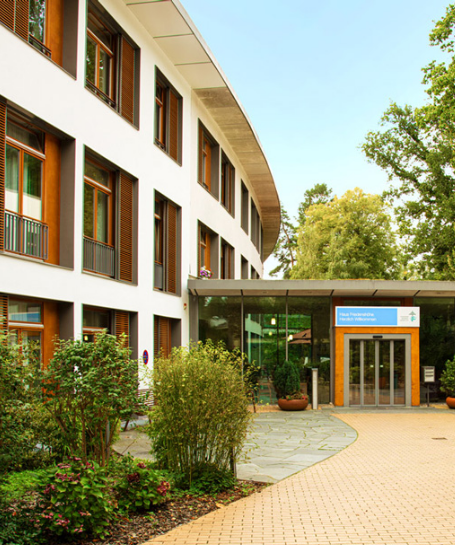 Eingang der stationären Pflegeeinrichtung Haus Friedenshöhe